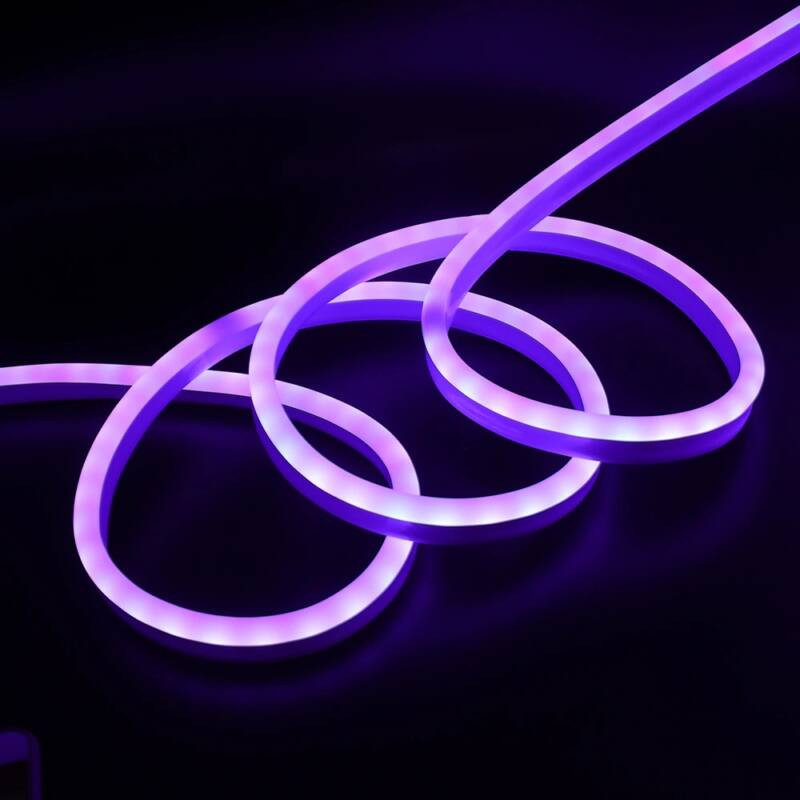 Okostelefonról bluetooth kapcsolaton vezérelhető, homogén borítású szilikon LED szalag