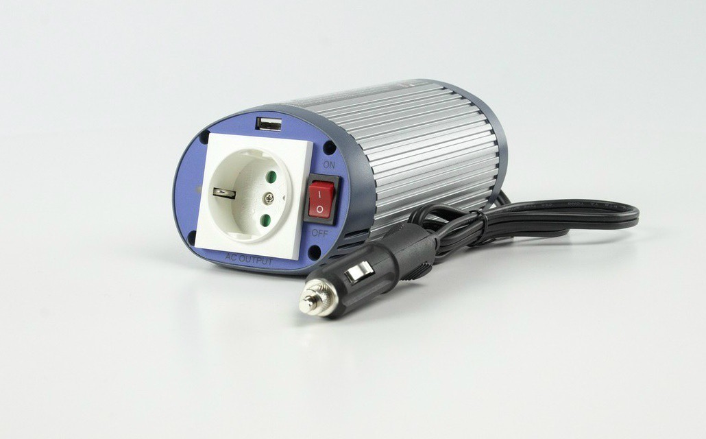 150 wattos szivargyújtós módosított szinuszos inverter USB kimenettel