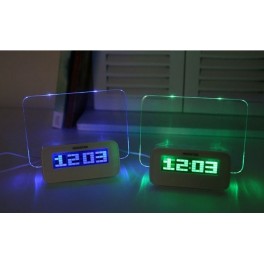 LED üzenőfal, óra, 4 port USB HUB asztali óra