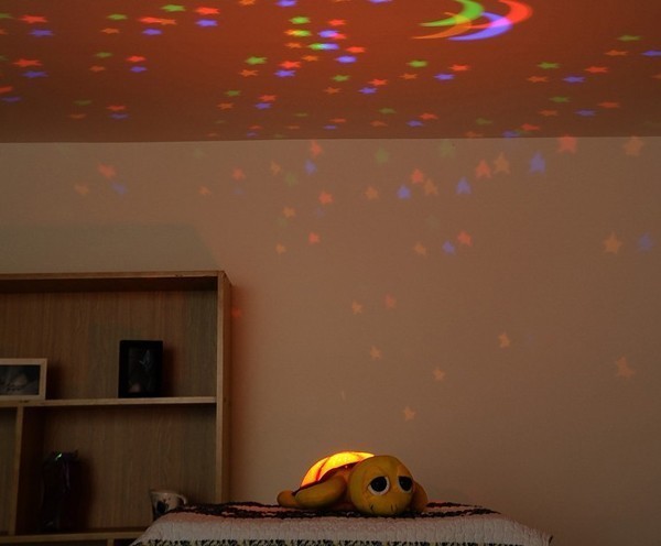Cuki, nagy szemű plüss világító teknős béka, projektoros lámpa altatódallal hangulatlámpa
