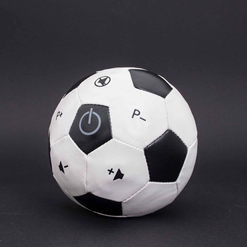 Foci rajongóknak kötelező! Univerzális labda formájú távirányító