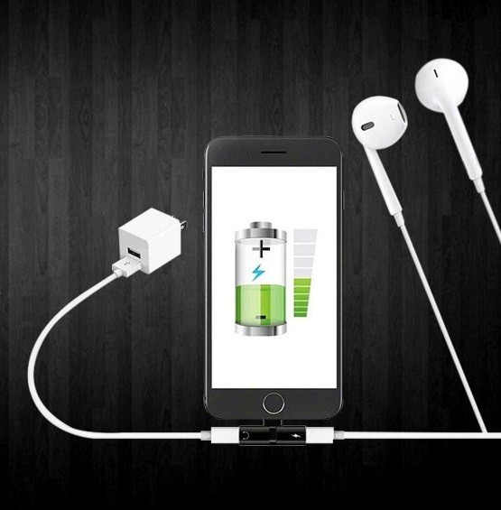 8pin-es mini adapter fülhallgató és töltő bemenettel iPhone-hoz