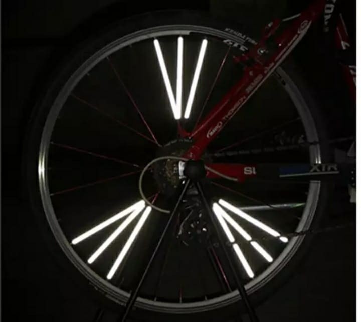 12 db-os bicikliküllőre tapadó fényvisszaverő szett 