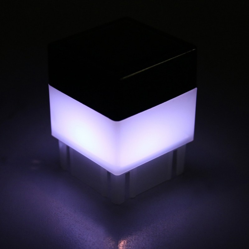 Vízálló napelemes LED kocka lámpa, kültéri dekoráció