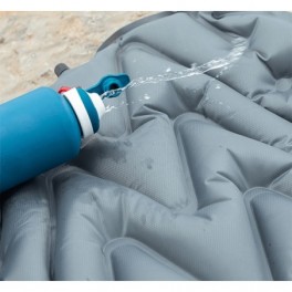 Ultravékony felfújható kemping matrac és párna 