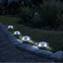 Négyzet alakú LED-es leszúrható szolár lámpa