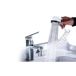   Csapra szerelhető tusolófej fürdőkádhoz és mosdókagylóhoz