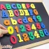 Mágneses oktatótábla számokkal és betűkkel gyerekeknek tanuláshoz