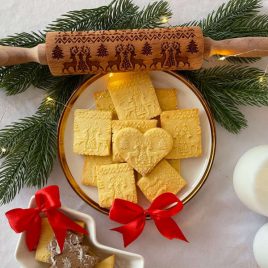 Deerly	-	Tésztahenger ünnepi motívumokkal