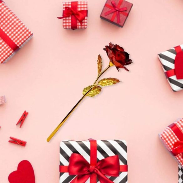 24 karátos aranyozott örök rózsa díszdobozban 