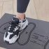 1 db 0.6 cm vastag csúszásmentes guggolópárna jóga, pilates és fenék edzésekhez szürke