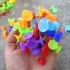 30 db színes tapadókorongos fidget játék csomag, véletlenszerű színek